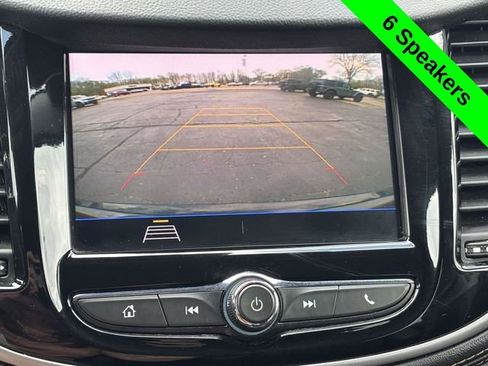 Used 2021 Chevrolet Trax LT AWD/4WD image 16