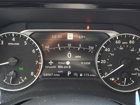 Used 2024 Nissan Pathfinder SL AWD/4WD image 22