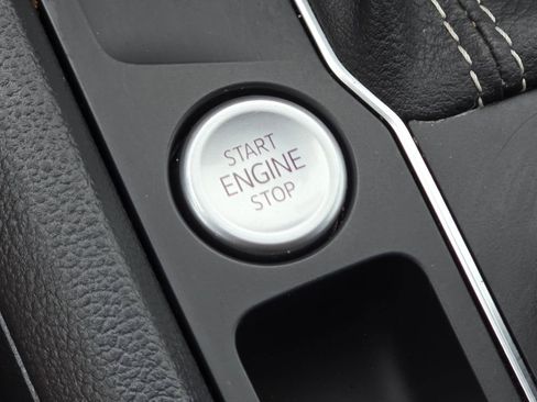 Used 2023 Volkswagen Atlas SE AWD/4WD image 9
