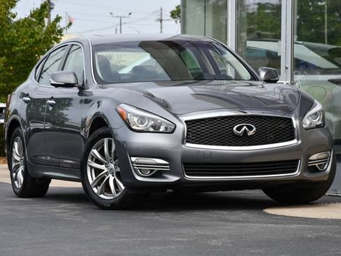 Used 2015 INFINITI Q70 3.7 w/ Deluxe Touring Package AWD/4WD image 5