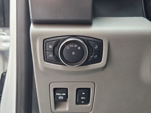 Used 2018 Ford F150 XLT w/ Equipment Group 301A Mid AWD/4WD image 19