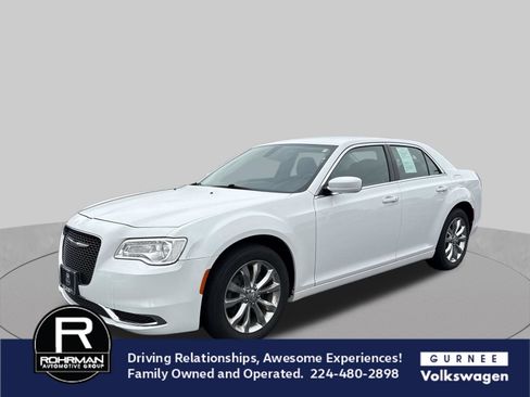 Used 2018 Chrysler 300 Touring AWD/4WD image 1