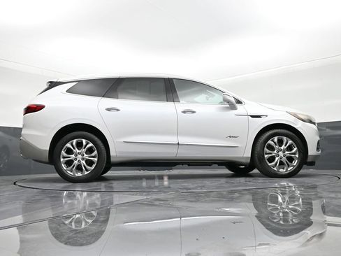 Used 2018 Buick Enclave Avenir FWD image 25