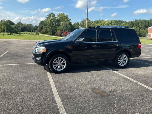 Used 2017 Ford Expedition Limited w/ Equipment Group 301A AWD/4WD image 15