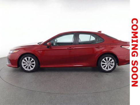 Used 2019 Toyota Camry LE w/ Carpet Mat Package FWD image 8