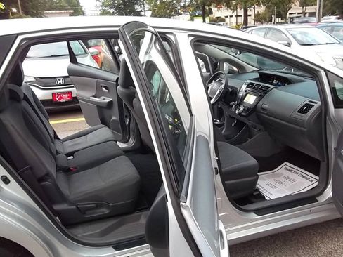 Used 2014 Toyota Prius V Three FWD image 7