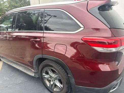 Used 2017 Toyota Highlander Limited Platinum FWD image 7