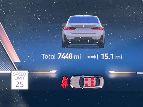 Used 2025 BMW 330i Sedan w/ M Sport Package image 22