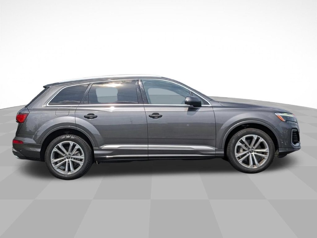 Used 2025 Audi Q7 3.0T Premium Plus AWD/4WD image 2