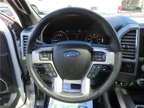 Used 2015 Ford F150 Platinum w/ Equipment Group 701A Luxury AWD/4WD image 11