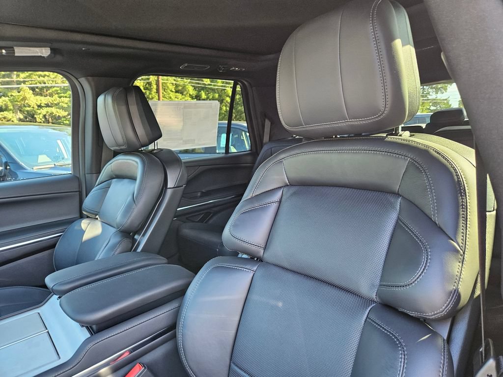 New 2027 Lincoln Navigator Reserve w/ Jet Appearance Package AWD/4WD image 19