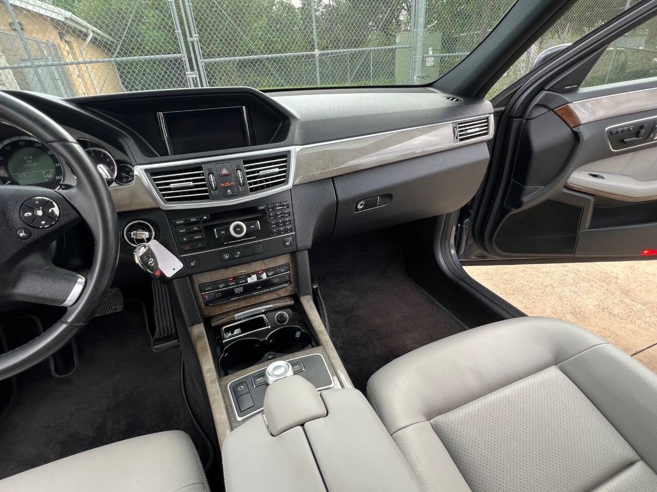 Used 2010 Mercedes-Benz E 350 Sedan image 35