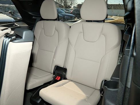 New 2026 Volvo XC90 T8 Plus w/ Protection Package Premier image 22