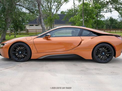 Used 2019 BMW i8 Coupe AWD/4WD image 3