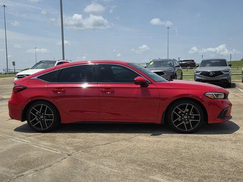 Used 2022 Honda Civic Sport Touring image 3