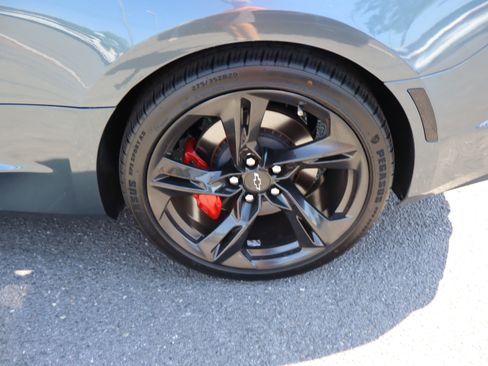 Used 2020 Chevrolet Camaro SS RWD image 35