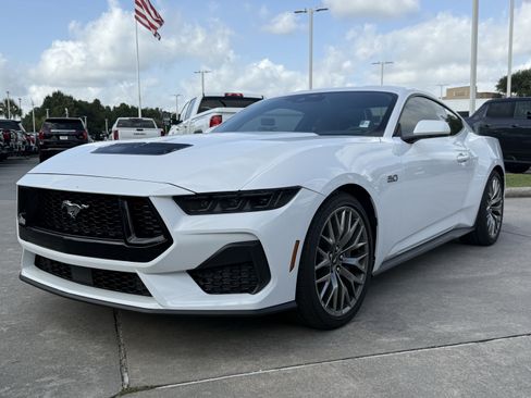 Used 2026 Ford Mustang GT Premium RWD image 9