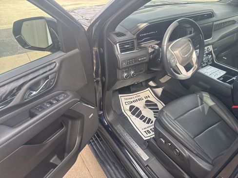 Used 2023 GMC Yukon Denali image 15
