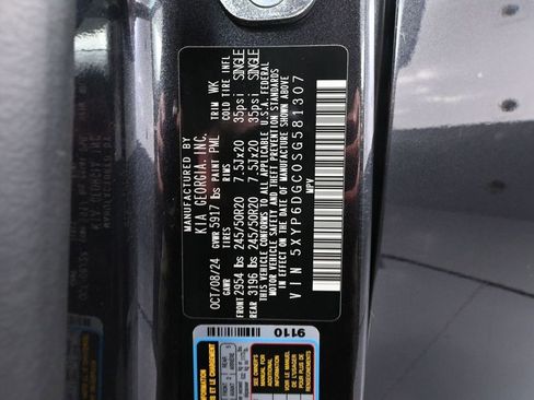 Used 2025 Kia Telluride S AWD/4WD image 53