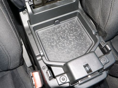 Used 2022 Jeep Wrangler Sport image 26