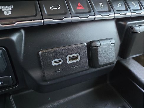 Used 2022 GMC Sierra 3500 SLT w/ SLT Convenience Package image 20