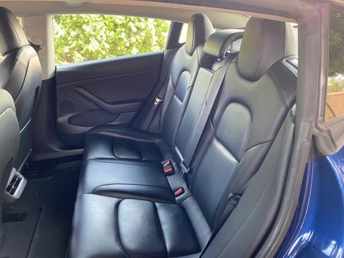 Used 2022 Tesla Model 3 Long Range image 33