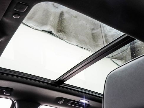 Used 2024 GMC Yukon Denali image 45