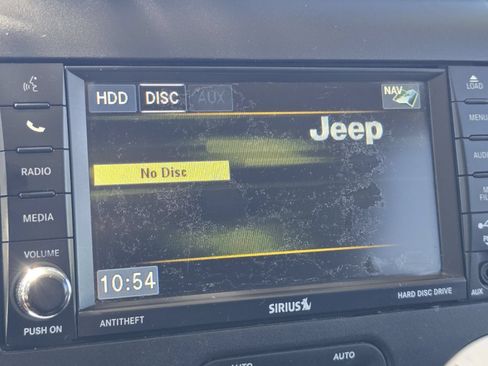 Used 2015 Jeep Wrangler Unlimited Sahara AWD/4WD image 4