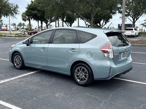 Used 2017 Toyota Prius V Four FWD image 7