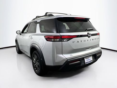 Used 2022 Nissan Pathfinder SV image 7