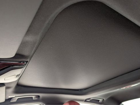 Used 2025 BMW 330i Sedan w/ Premium Package image 22