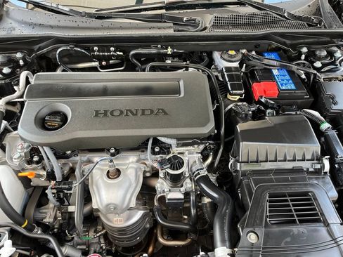 Used 2025 Honda Civic Sport image 10