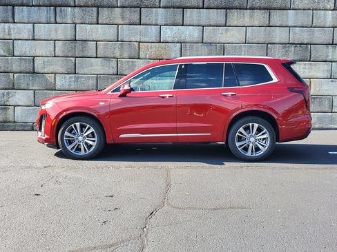 Certified 2024 Cadillac XT6 Premium Luxury AWD/4WD image 2