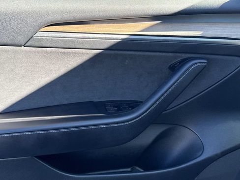 Used 2023 Tesla Model 3 Standard Range image 18
