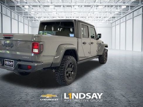Used 2021 Jeep Gladiator Willys image 8