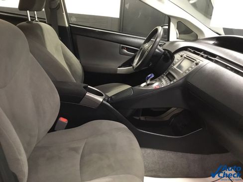 Used 2015 Toyota Prius Three image 38