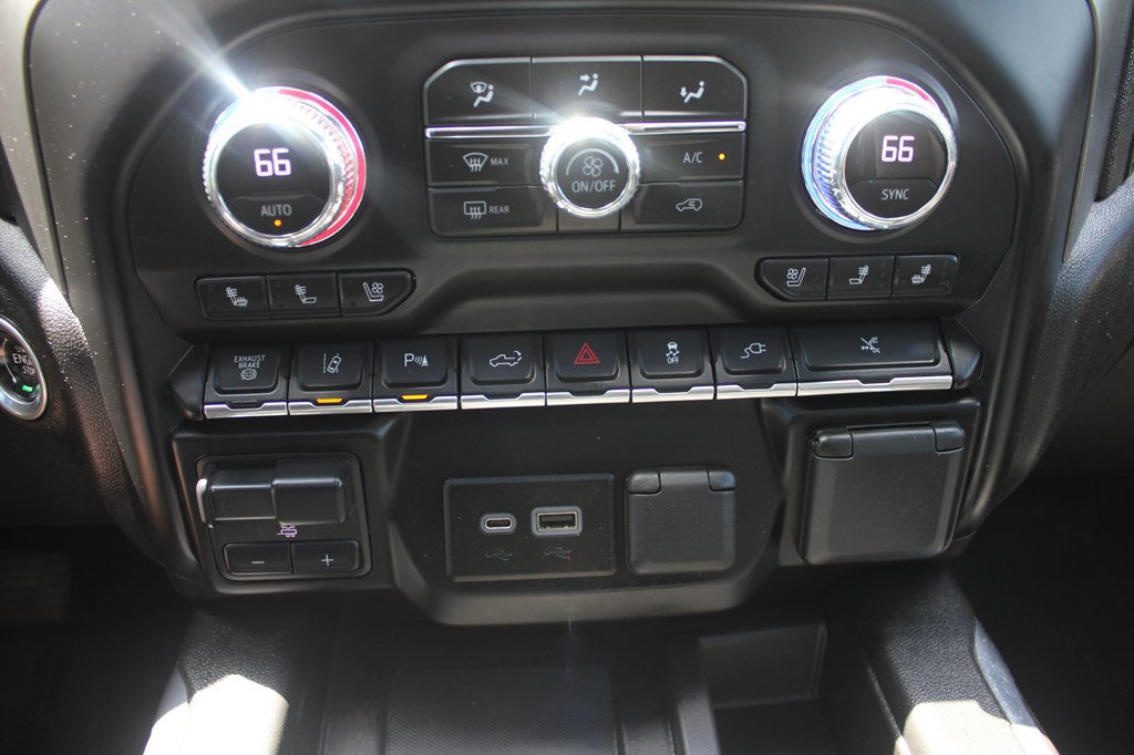 Used 2023 GMC Sierra 3500 Denali w/ Denali Ultimate Package AWD/4WD image 19