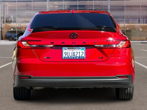 Used 2025 Toyota Camry LE FWD image 5
