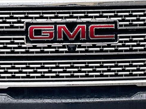 Used 2023 GMC Sierra 3500 Denali w/ Denali Ultimate Package image 12