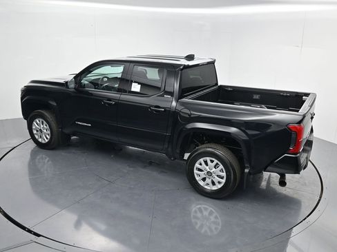 Used 2025 Toyota Tacoma SR5 AWD/4WD image 42