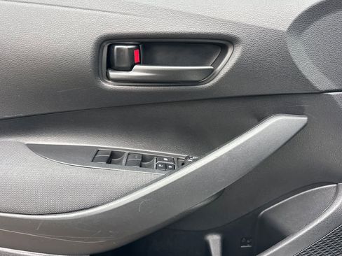 Used 2022 Toyota Corolla LE image 12