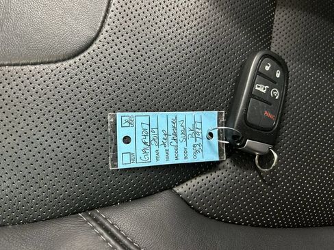 Used 2019 Jeep Cherokee Limited AWD/4WD image 12