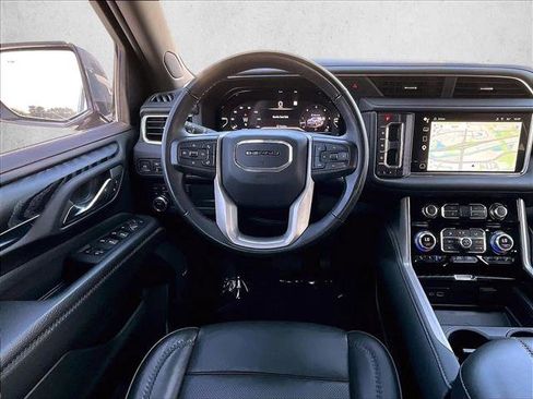 Used 2023 GMC Yukon XL Denali AWD/4WD image 7