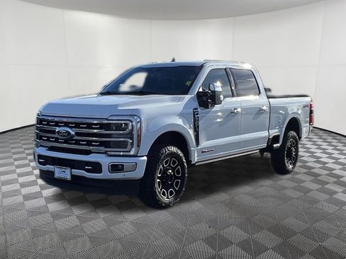 Used 2023 Ford F350 Platinum AWD/4WD image 3