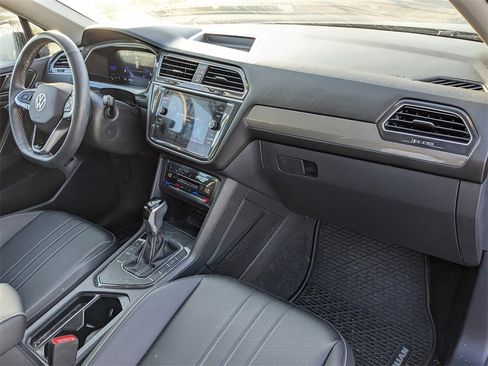 Certified 2024 Volkswagen Tiguan SE image 7