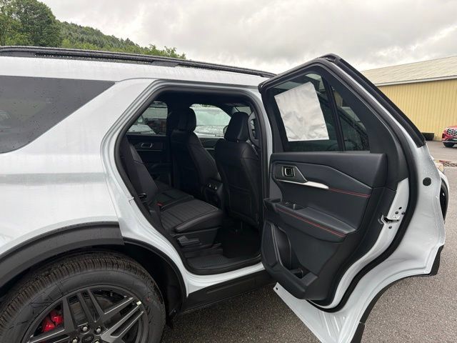 Used 2026 Ford Explorer ST-Line w/ ST-Line Street Pack AWD/4WD image 47