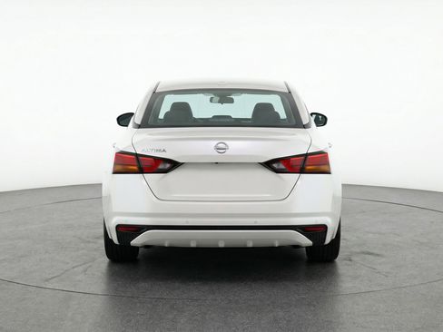 Used 2025 Nissan Altima 2.5 SV image 7