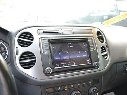 Used 2017 Volkswagen Tiguan Wolfsburg Edition FWD image 17