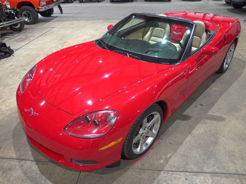 Used 2005 Chevrolet Corvette Convertible w/ Preferred Equipment Group image 15