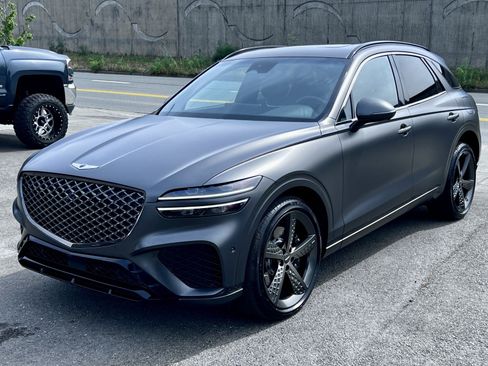 Used 2024 Genesis GV70 3.5T Sport w/ Sport Advanced Package image 10